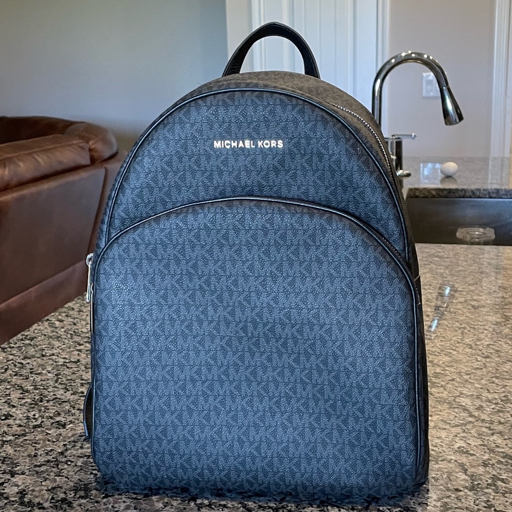 NWT - Michael Kors